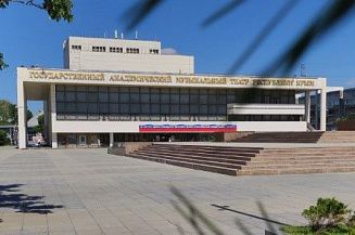 Крымский музыкальный театр ставит комедию «Любовь и голуби»